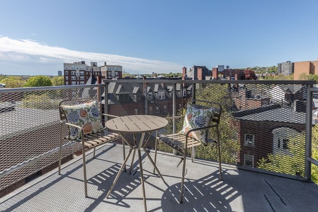 19 Winchester St 711, Brookline, MA 02446