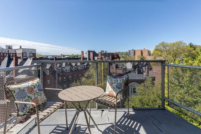 19 Winchester St 711, Brookline, MA 02446