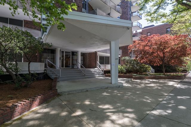 19 Winchester St 711, Brookline, MA 02446