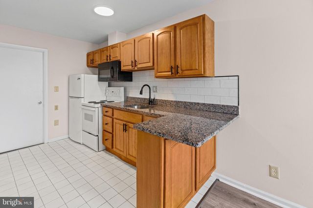 2217 LINDEN AVE, Baltimore, MD 21217