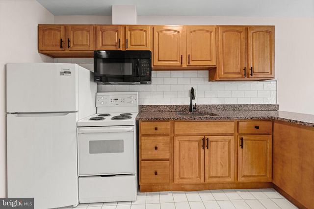 2217 LINDEN AVE, Baltimore, MD 21217