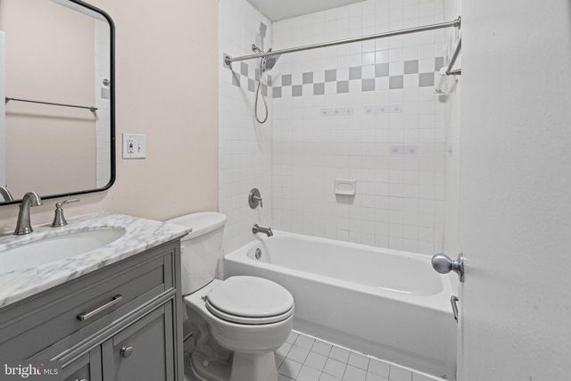 2217 LINDEN AVE, Baltimore, MD 21217