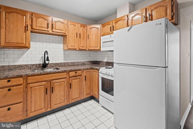 2217 LINDEN AVE, Baltimore, MD 21217