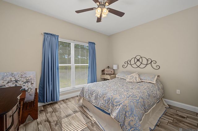 33835 Perkins Crossing Rd, Walker, LA 70785