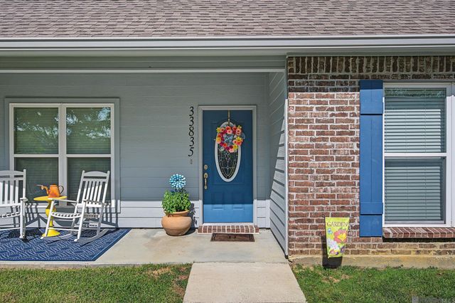 33835 Perkins Crossing Rd, Walker, LA 70785