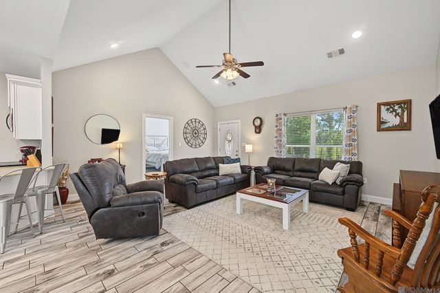 33835 Perkins Crossing Rd, Walker, LA 70785
