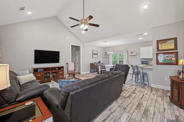 33835 Perkins Crossing Rd, Walker, LA 70785