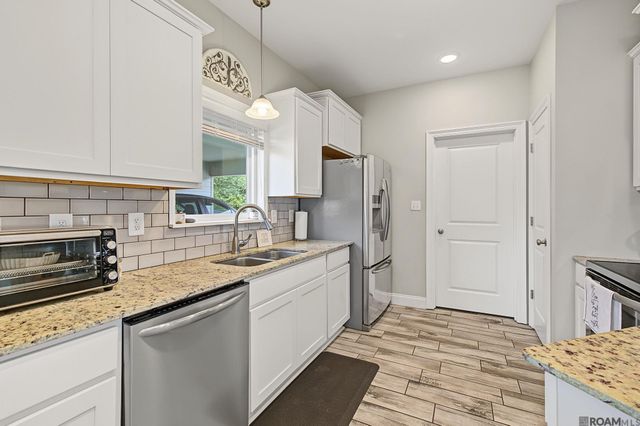 33835 Perkins Crossing Rd, Walker, LA 70785