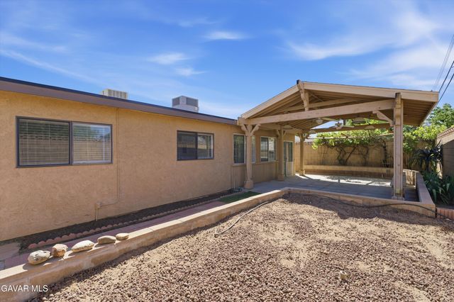 351 E Avenue J13, Lancaster, CA 93535