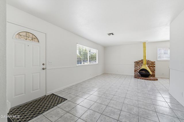 351 E Avenue J13, Lancaster, CA 93535
