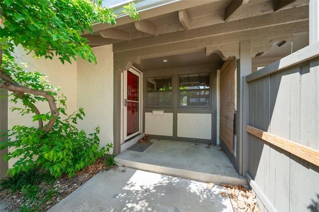 7704 W 102nd Street, Overland Park, KS 66212