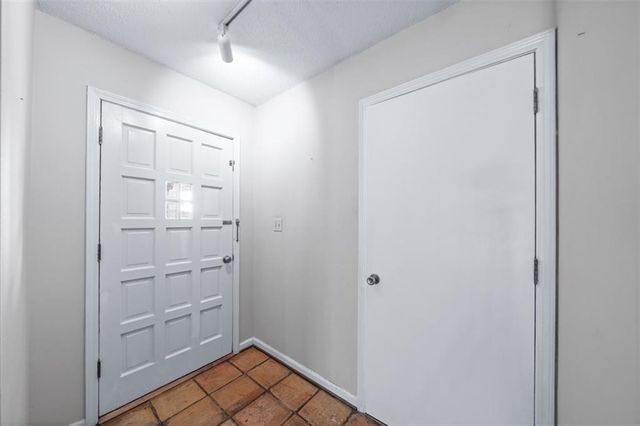 7704 W 102nd Street, Overland Park, KS 66212
