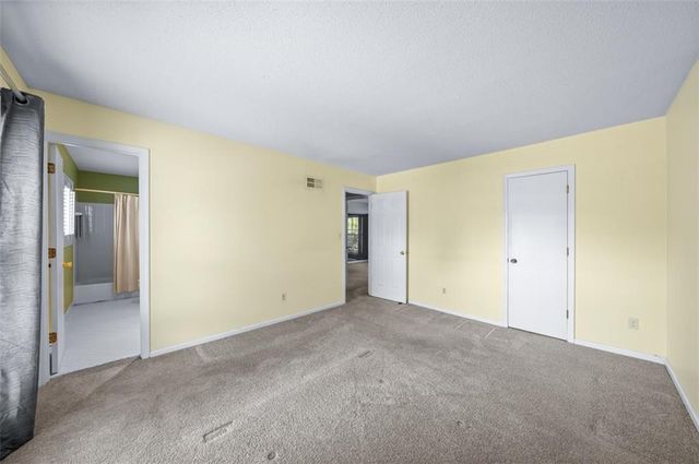 7704 W 102nd Street, Overland Park, KS 66212