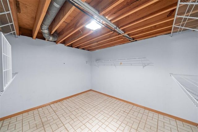 7704 W 102nd Street, Overland Park, KS 66212