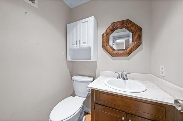7704 W 102nd Street, Overland Park, KS 66212