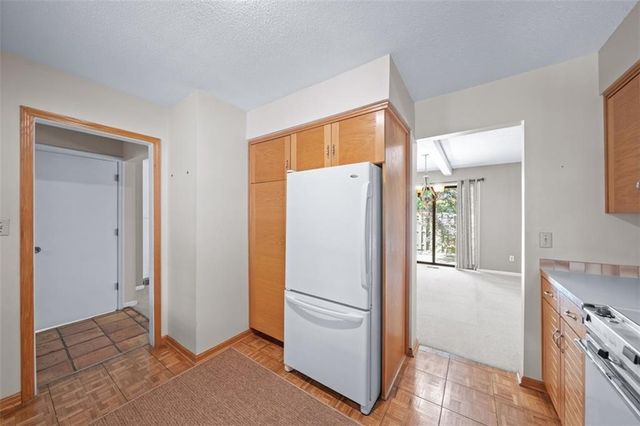 7704 W 102nd Street, Overland Park, KS 66212