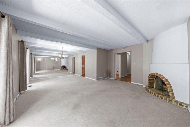 7704 W 102nd Street, Overland Park, KS 66212