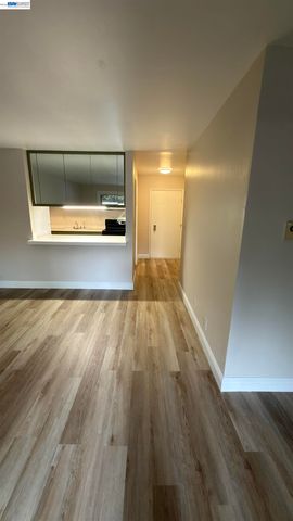 1327 Webster St B105, Alameda, CA 94501