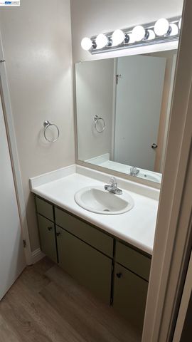1327 Webster St B105, Alameda, CA 94501