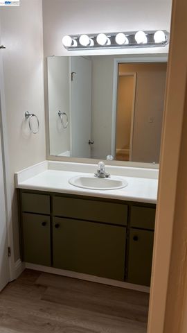 1327 Webster St B105, Alameda, CA 94501
