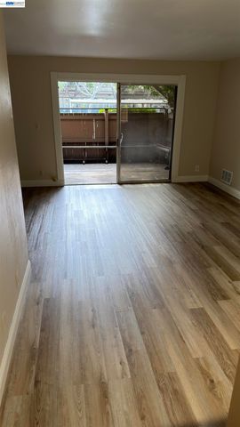 1327 Webster St B105, Alameda, CA 94501
