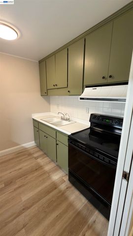 1327 Webster St B105, Alameda, CA 94501