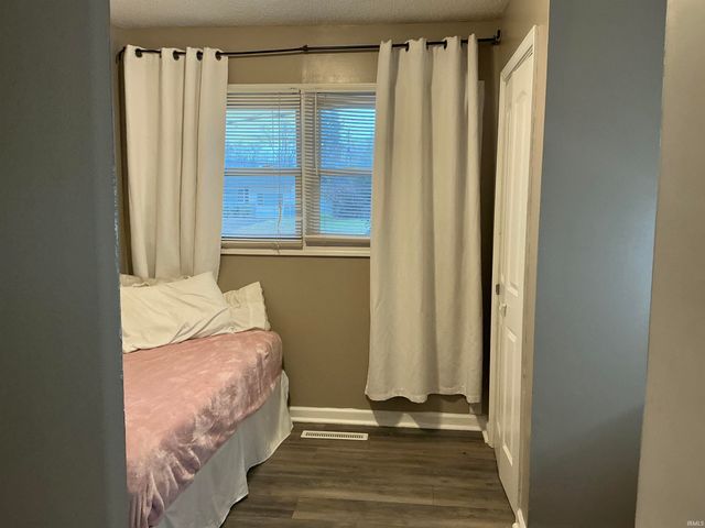 307 W Mill Road, Evansville, IN 47710