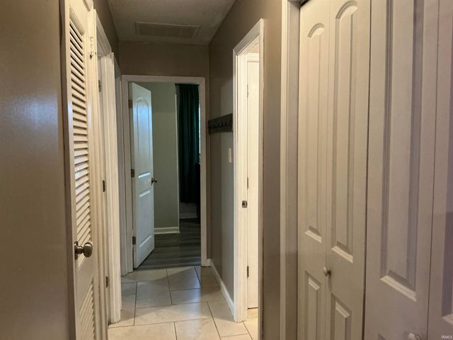 307 W Mill Road, Evansville, IN 47710