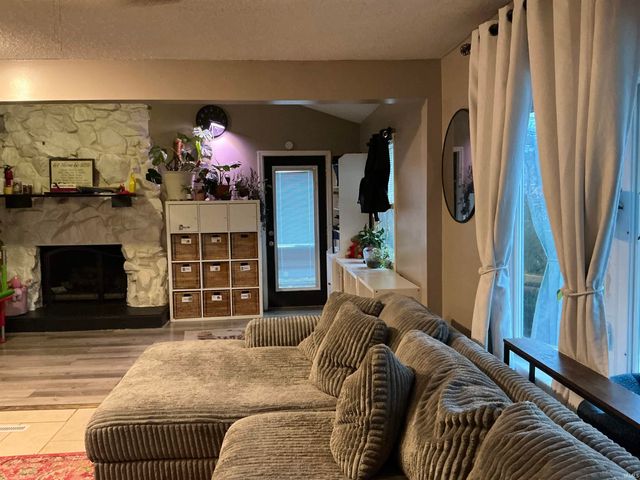 307 W Mill Road, Evansville, IN 47710