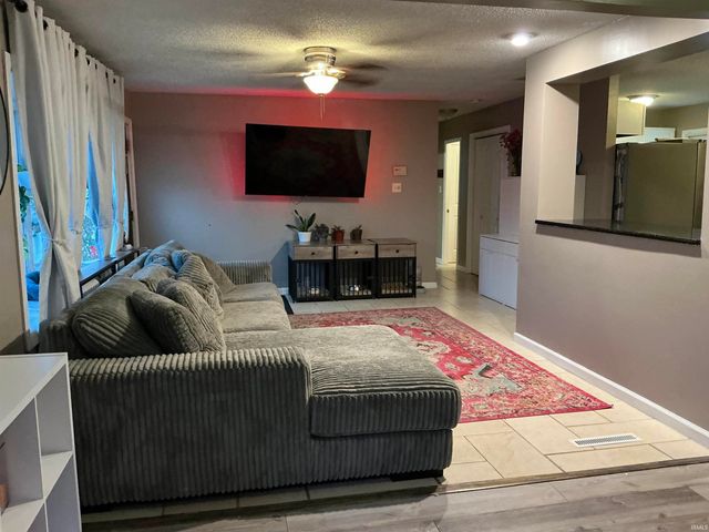 307 W Mill Road, Evansville, IN 47710