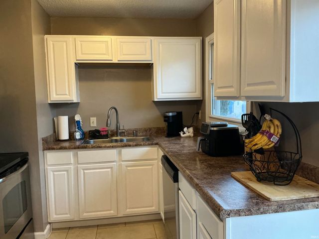 307 W Mill Road, Evansville, IN 47710