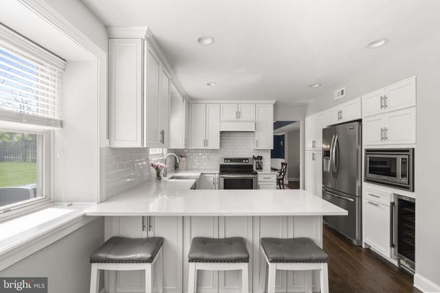 862 VILLAGE CIR, Blue Bell, PA 19422