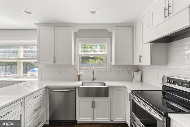 862 VILLAGE CIR, Blue Bell, PA 19422