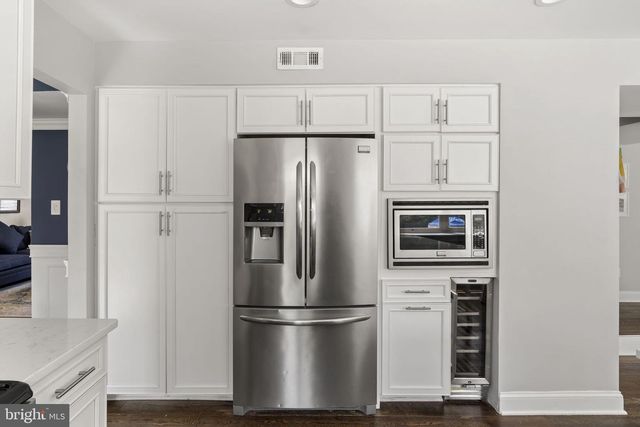 862 VILLAGE CIR, Blue Bell, PA 19422