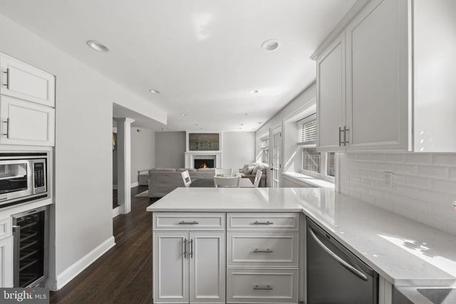 862 VILLAGE CIR, Blue Bell, PA 19422