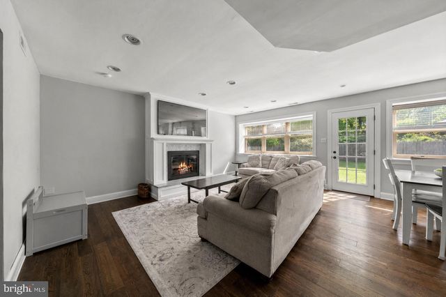 862 VILLAGE CIR, Blue Bell, PA 19422