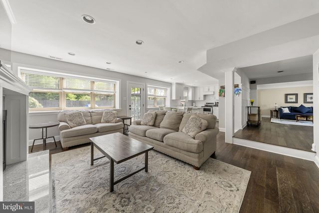 862 VILLAGE CIR, Blue Bell, PA 19422