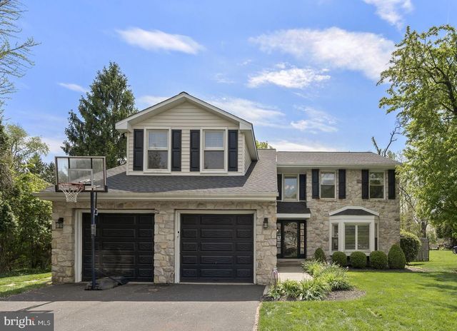 862 VILLAGE CIR, Blue Bell, PA 19422