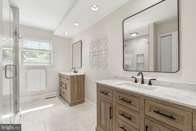 862 VILLAGE CIR, Blue Bell, PA 19422