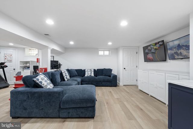 862 VILLAGE CIR, Blue Bell, PA 19422