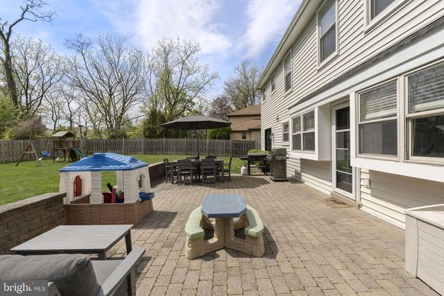 862 VILLAGE CIR, Blue Bell, PA 19422