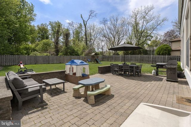 862 VILLAGE CIR, Blue Bell, PA 19422