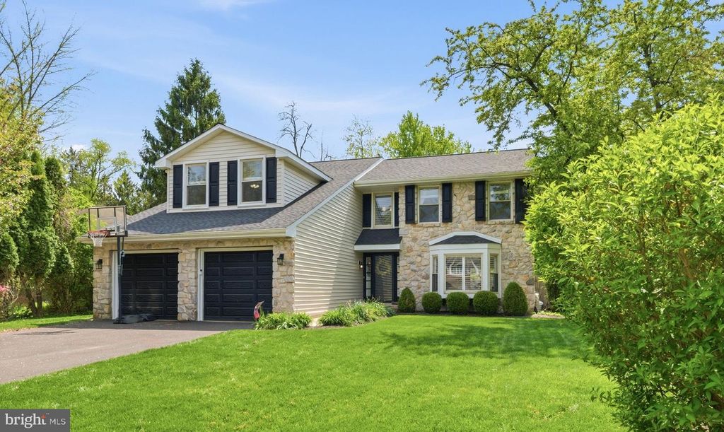 862 VILLAGE CIR, Blue Bell, PA 19422