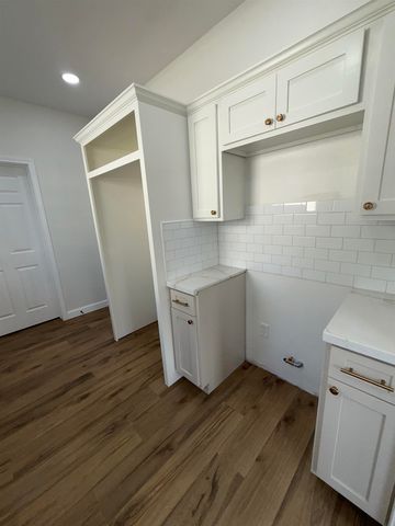 3924 7th St, Port Arthur, TX 77642