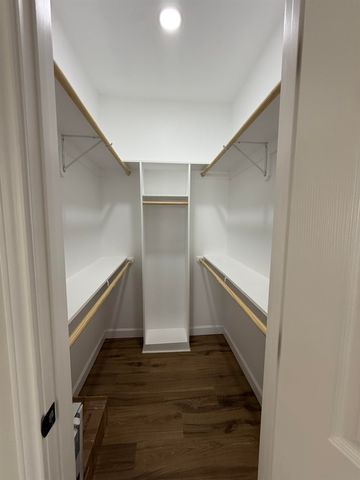 3924 7th St, Port Arthur, TX 77642