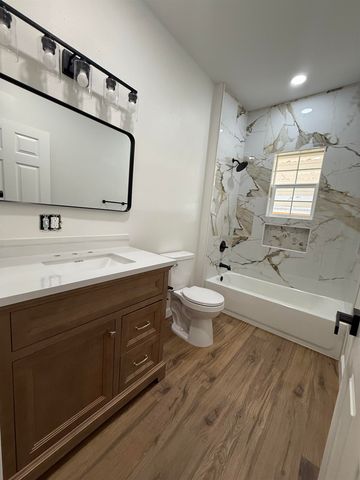 3924 7th St, Port Arthur, TX 77642