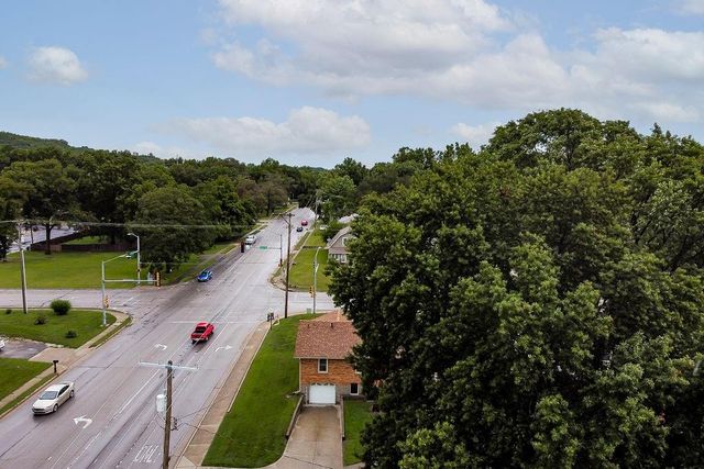 911 Limit Street, Leavenworth, KS 66048