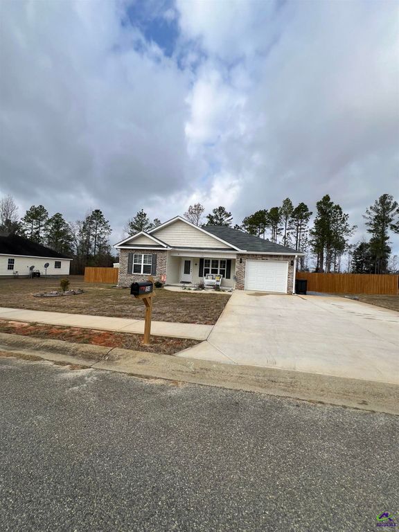 150 Long Pines Circle, East Dublin, GA 31027