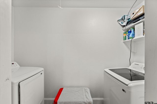 70 Prosperity Dr, Pittsburg, TX 75686