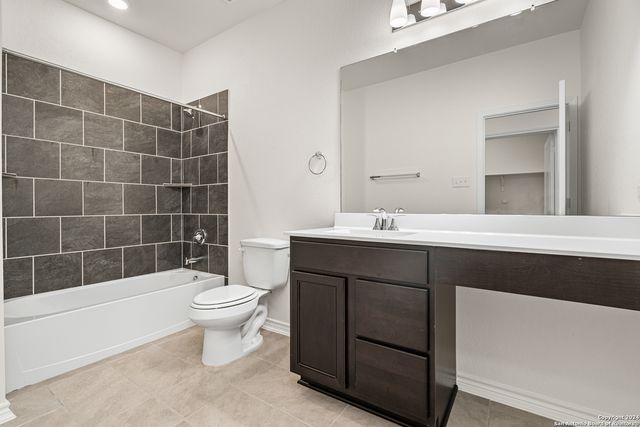 246 West Flowing River Dr, Boerne, TX 78006